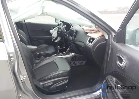 2019 Jeep Compass Latitude 4X4 из США, поврежденный, VIN 3C4NJDBB3KT723470